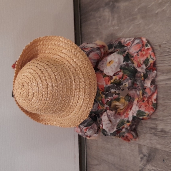 Moveable head music doll - Picture 3 of 3